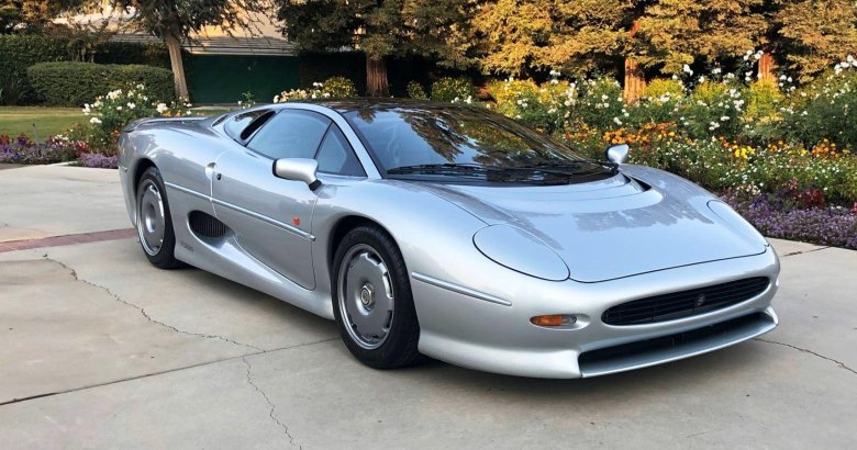Ягуар xj220