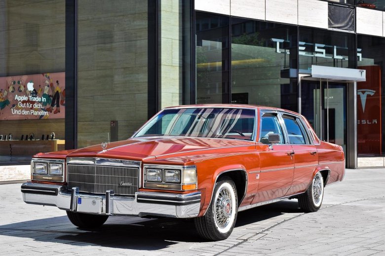 Cadillac fleetwood brougham 1983