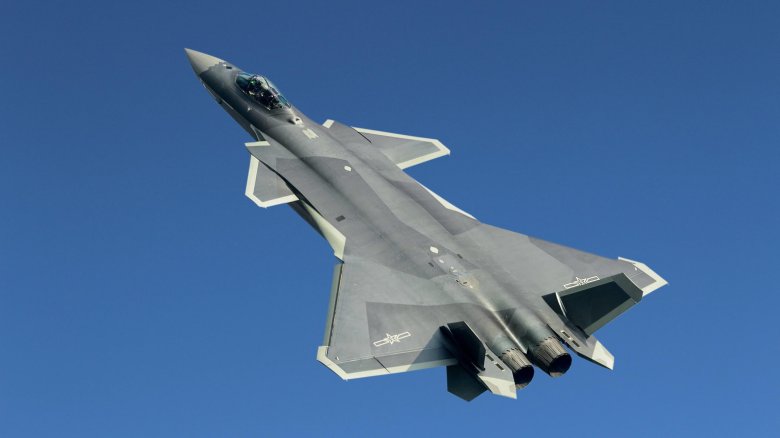 Китайский истребитель пятого поколения j-20