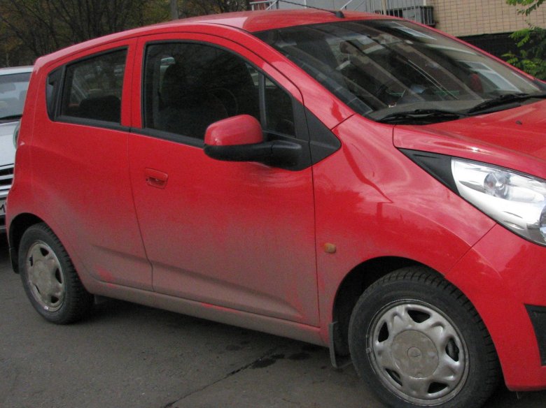 Шевроле спарк красный