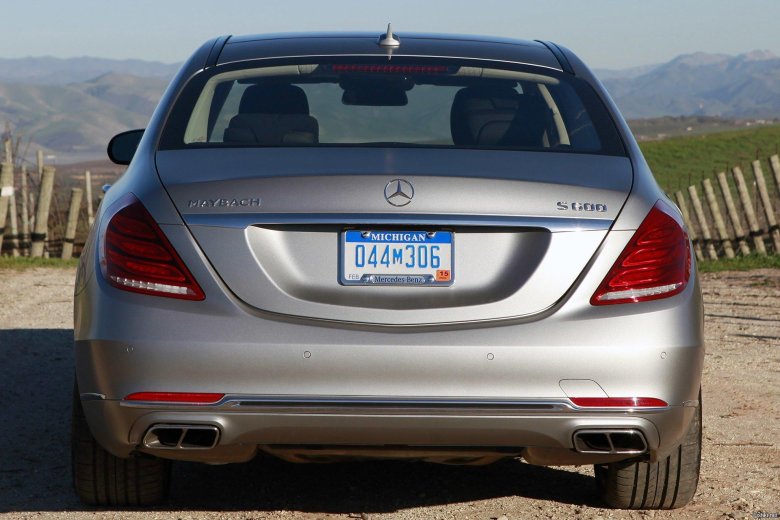 Мерседес майбах сзади