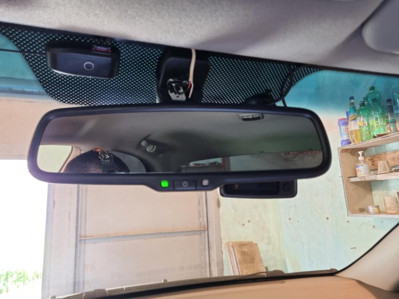 Зеркало заднего вида салонное с автозатемнением