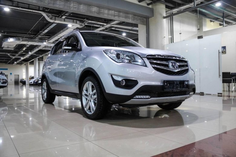 Машина чанган cs 35