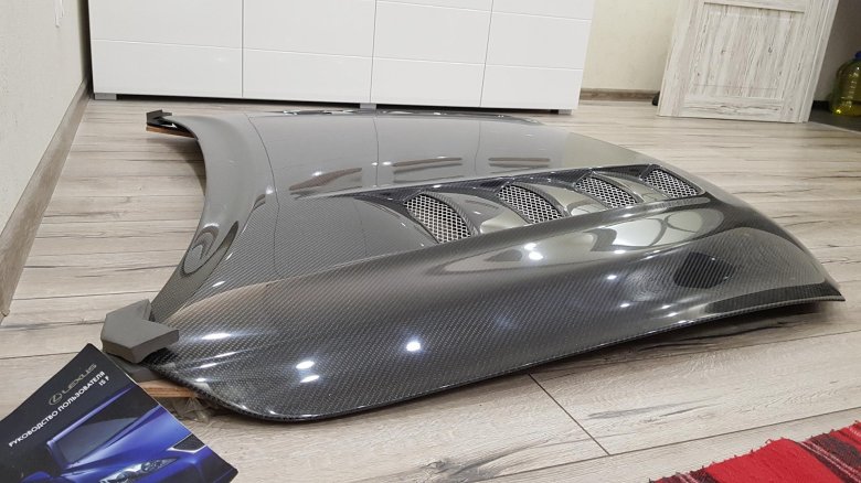 Карбоновый капот