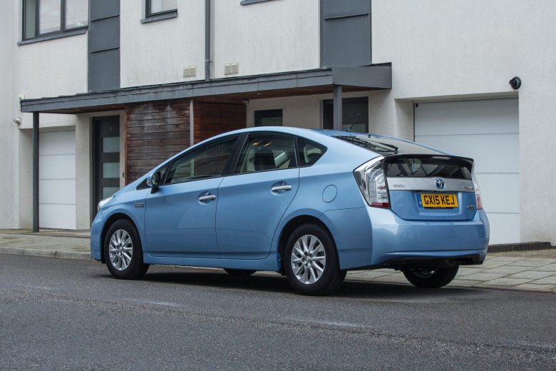 Toyota prius plug in hybrid