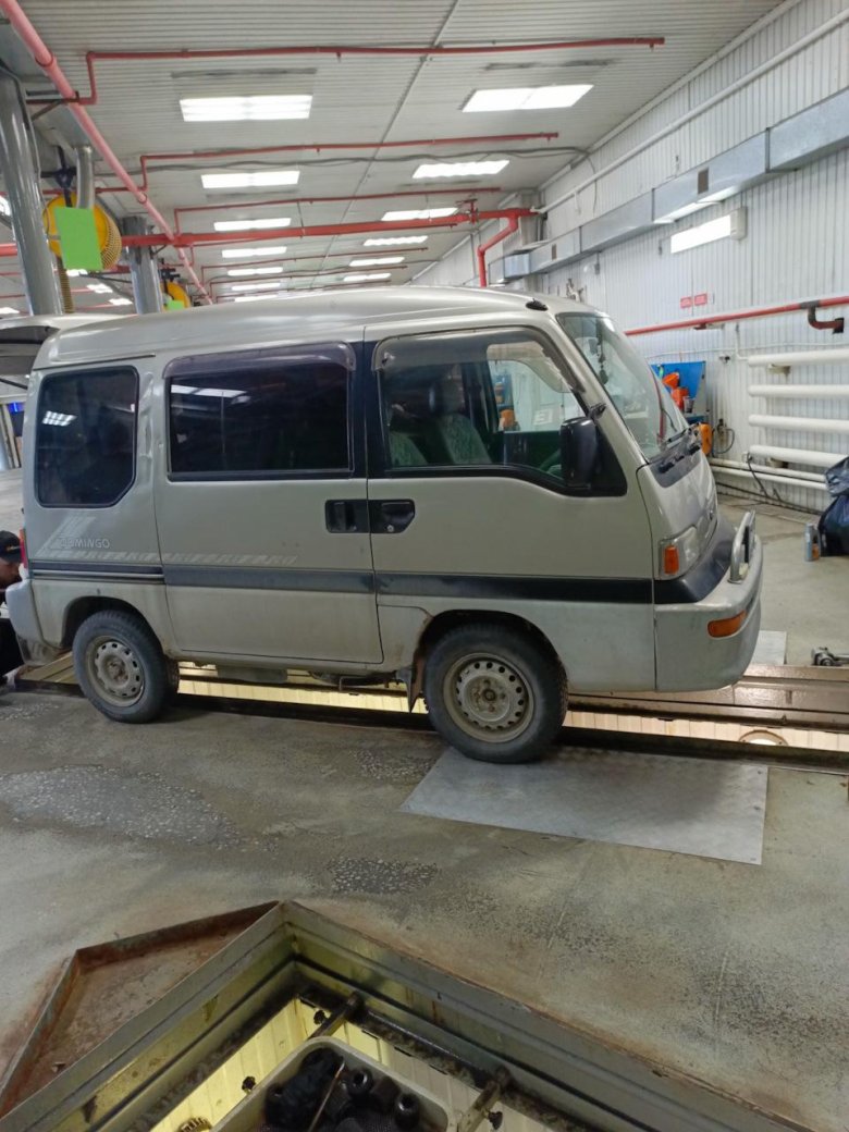 Субару доминго 1998