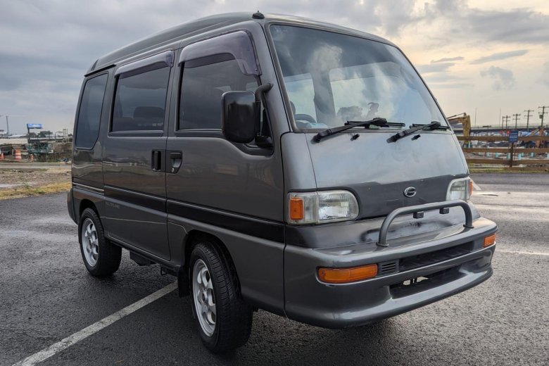Mitsubishi delica iv