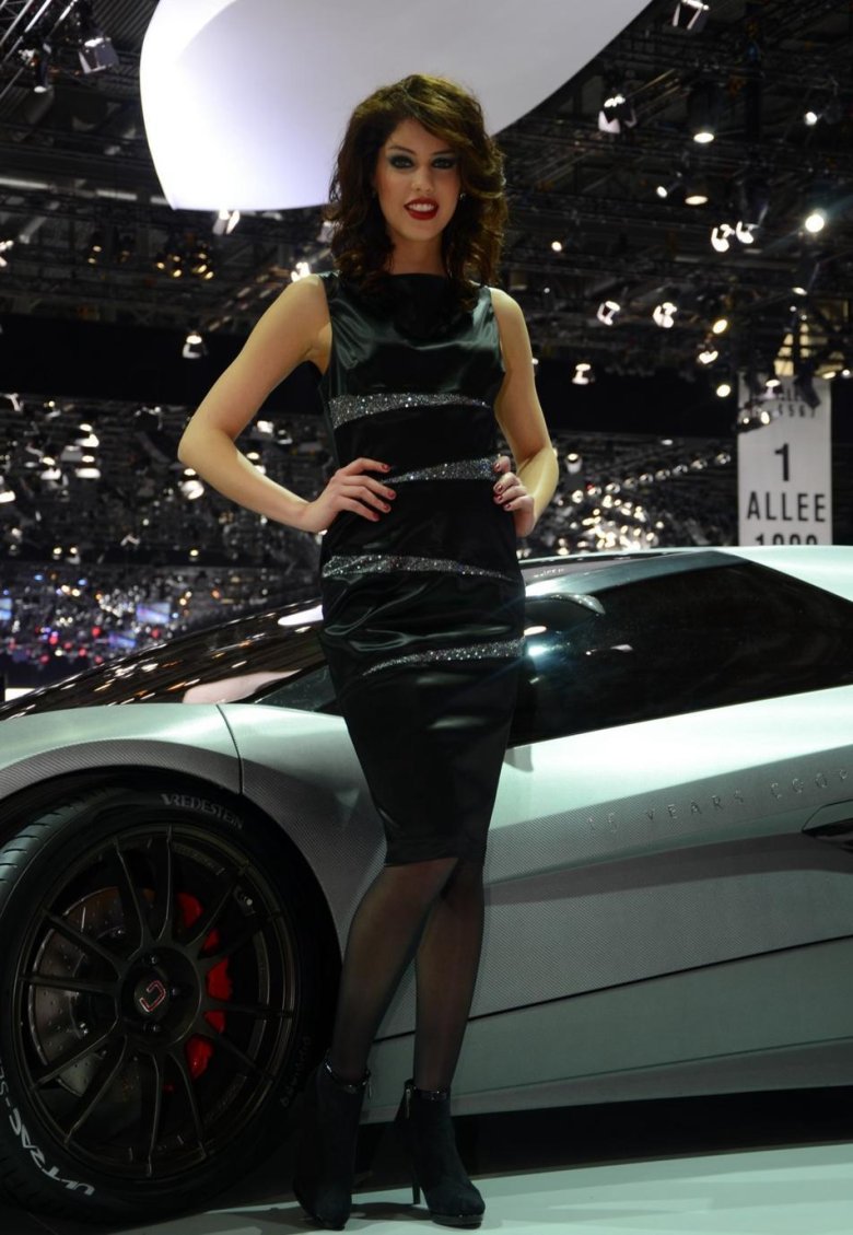 Женевский автосалон 2016 девушки