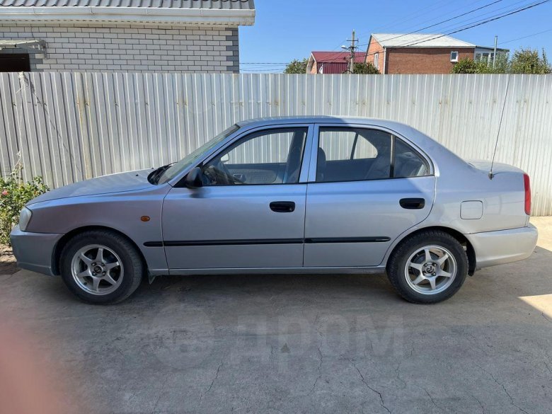 Хендай акцент 2008 года