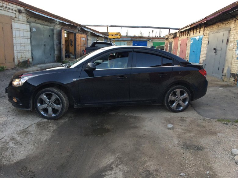 Шевроле круз черный r18