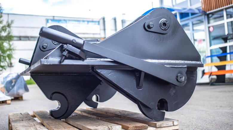 Быстросъем на фронтальный погрузчик