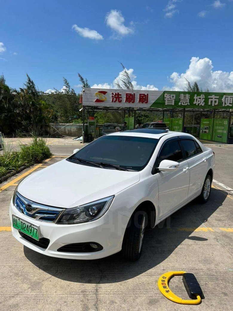 Китайский автомобиль byd
