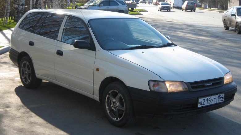 Тойота калдина 2000