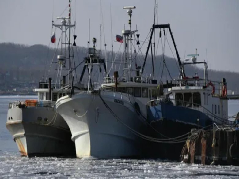 Рыболовные суда россии