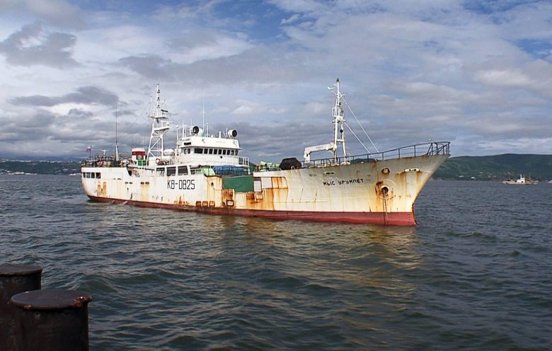 Рыболовное судно островной 7