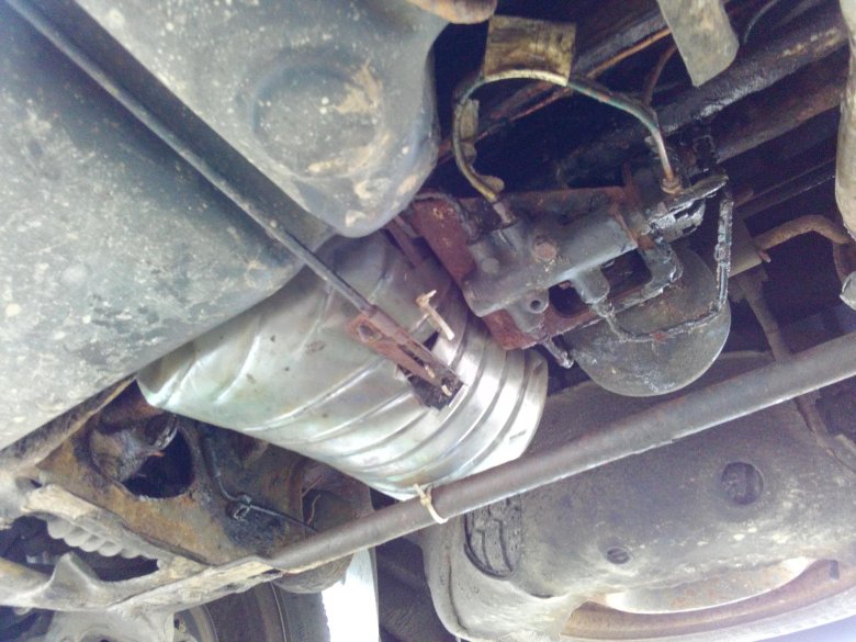 Где находится топливный фильтр