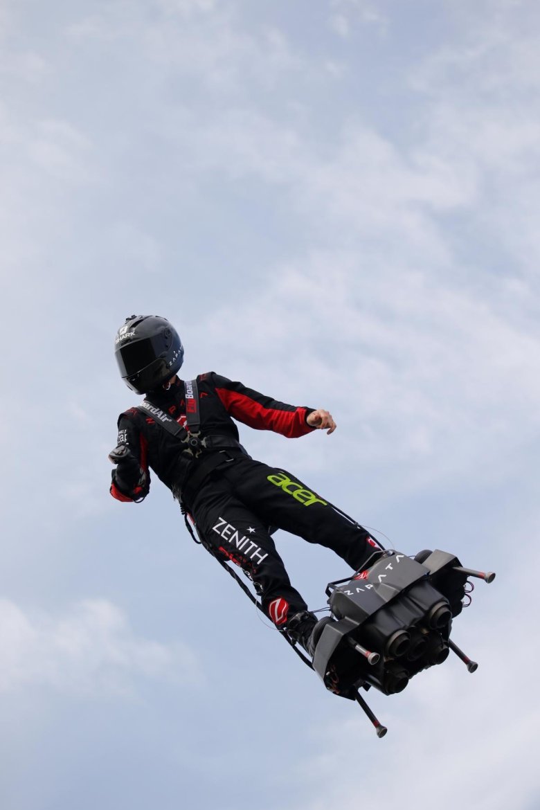 Фрэнки запата летающая доска