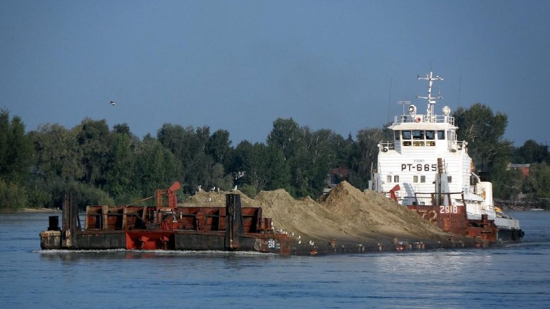 Баржа проекта р-56