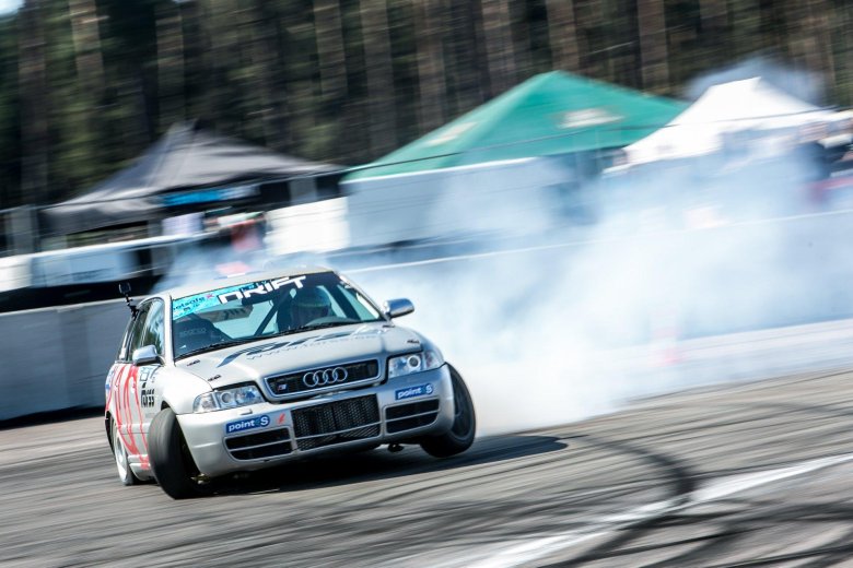 Ауди 80 дрифт