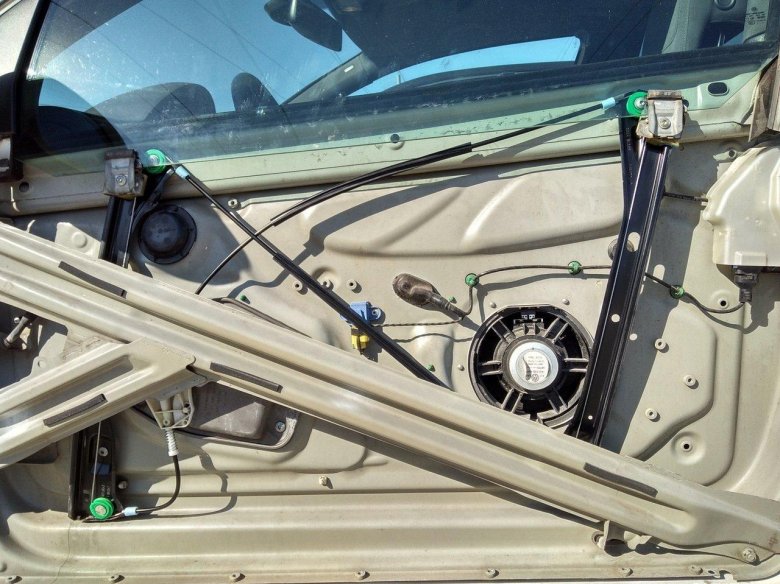 Водительский стеклоподъемник гольф 5