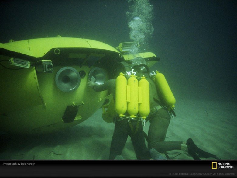 Подводный аппарат батискаф