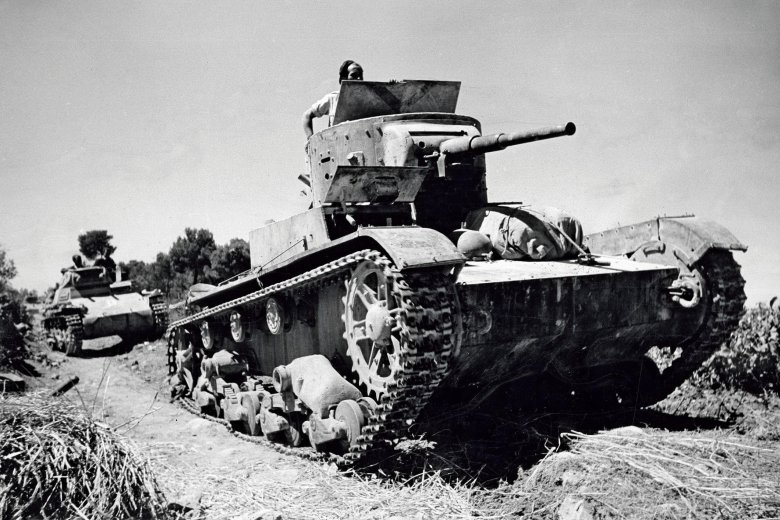 Подбитый танк т-26