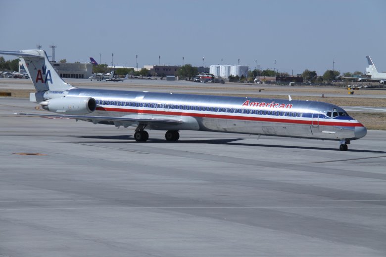 Макдоннелл дуглас md-83