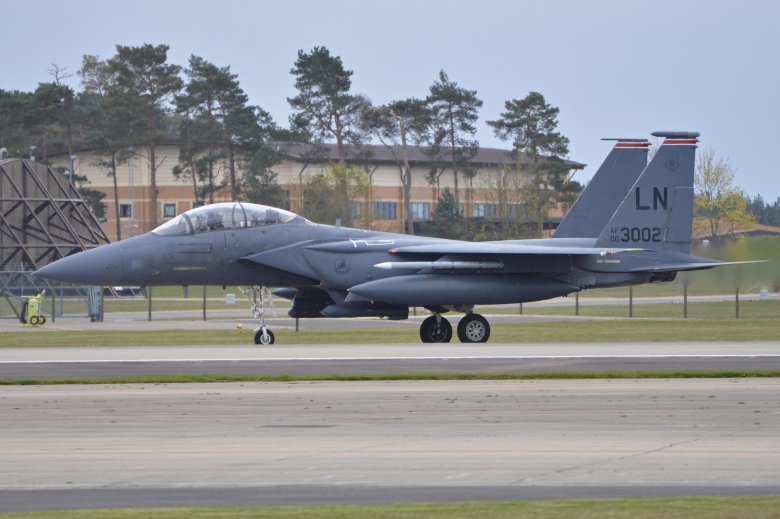 Mcdonnell douglas f-15e strike eagle