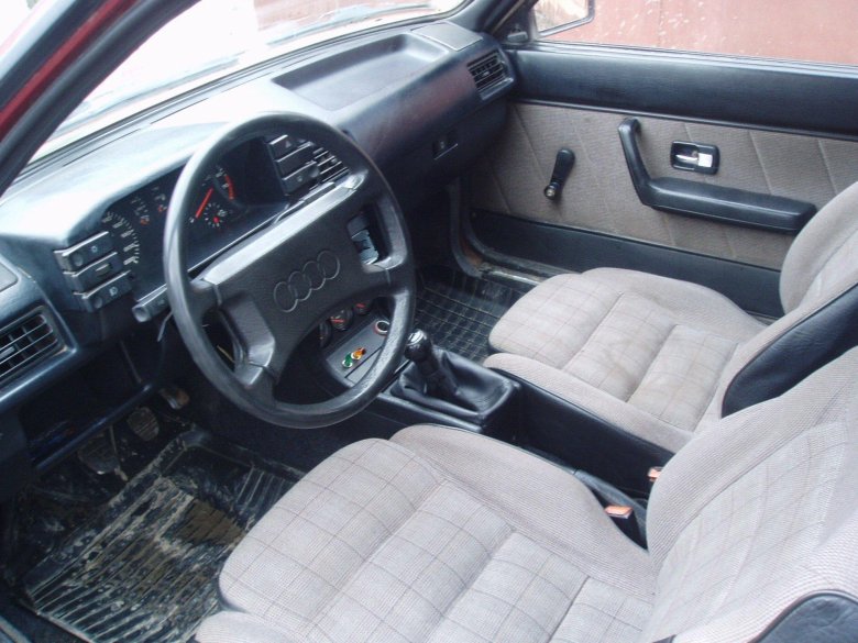 Салон ауди 80