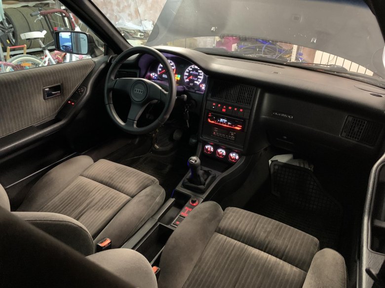 Ауди 90 салон