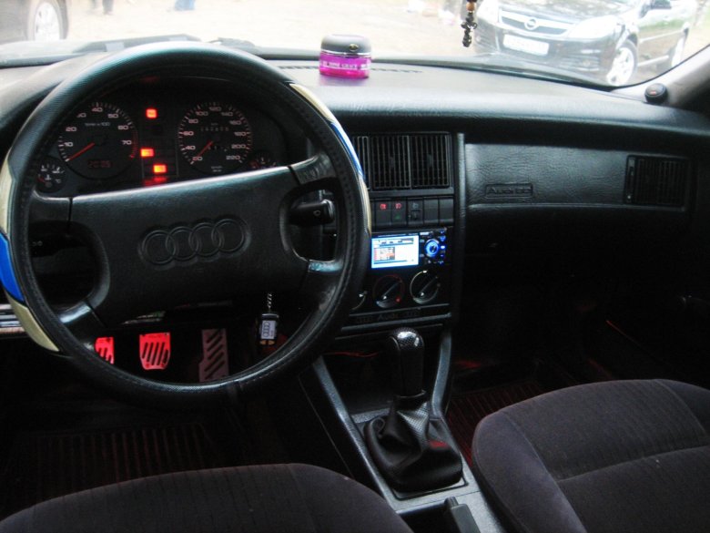 Audi 80 v (b4)