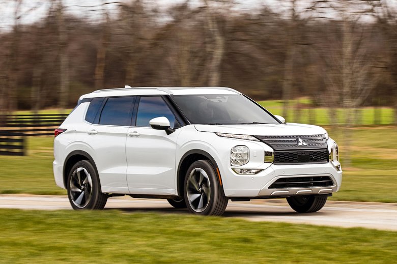 Митсубиси аутлендер 2022