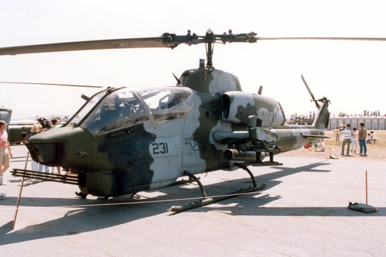 Ah 1 cobra helicopter