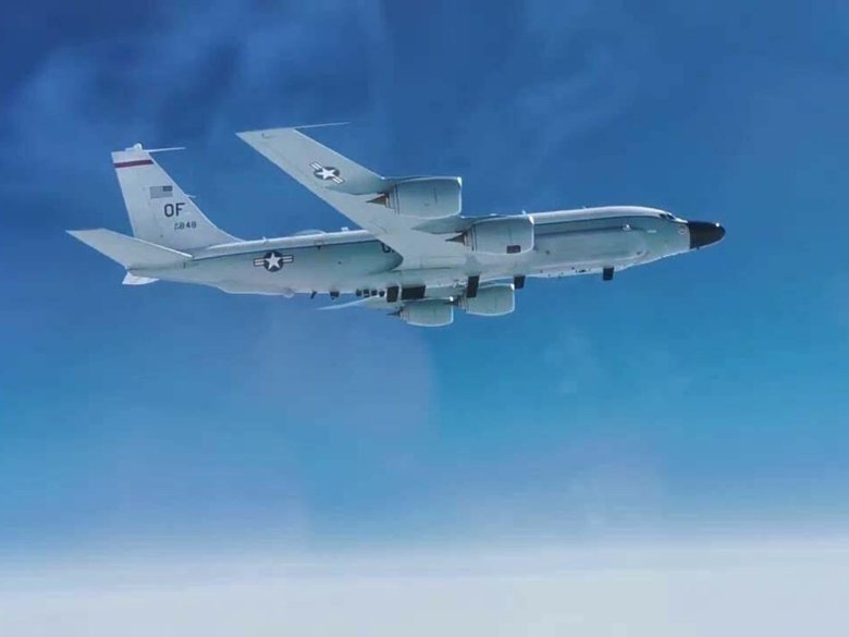 Российский истребитель перехватил самолёт разведчик сша над чёрным морем