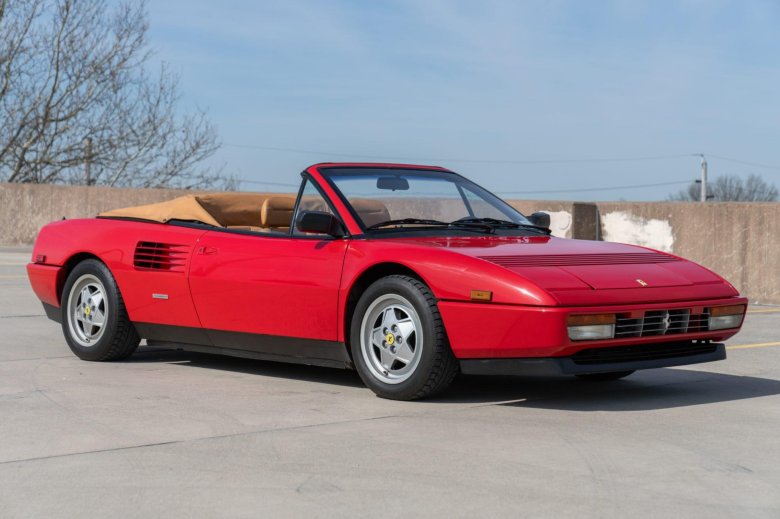 Ferrari mondial t