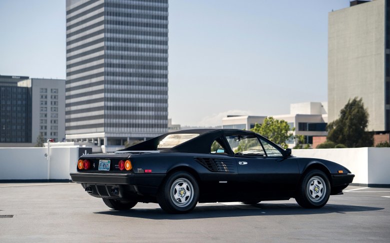 Ferrari mondial cabriolet (1983–1989 г.)