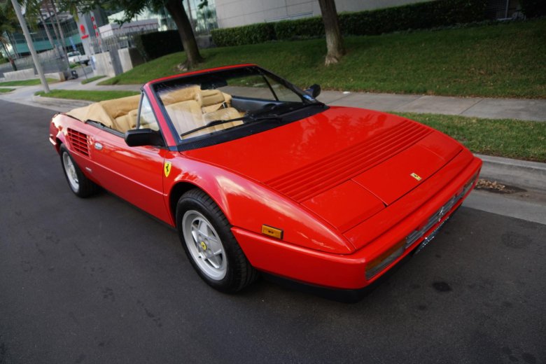 Ferrari mondial t