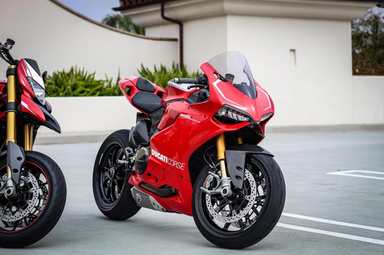 Мотоцикл ducati panigale