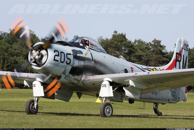 Дуглас а-1 скайрейдер