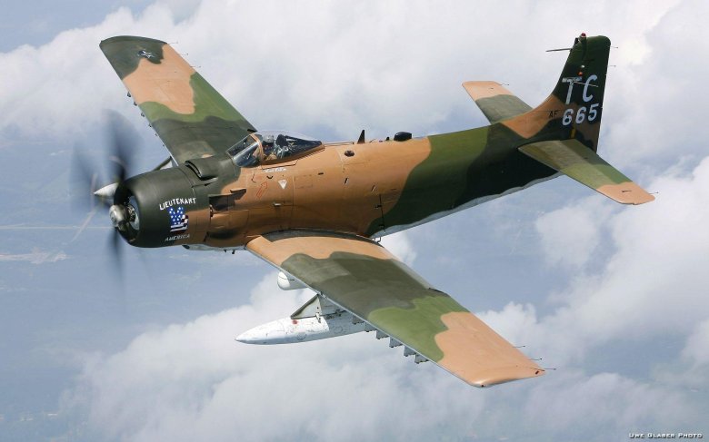 Самолет военные