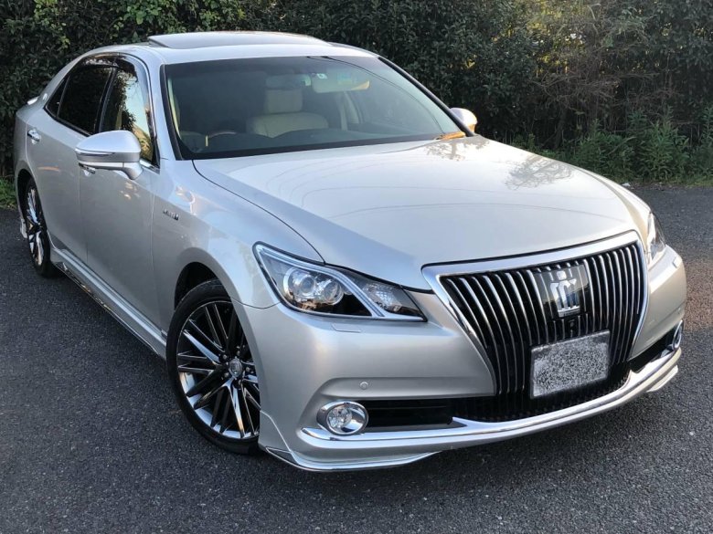 Тойота кроун маджеста 2020