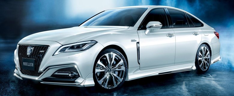 Новый тойота краун 2023