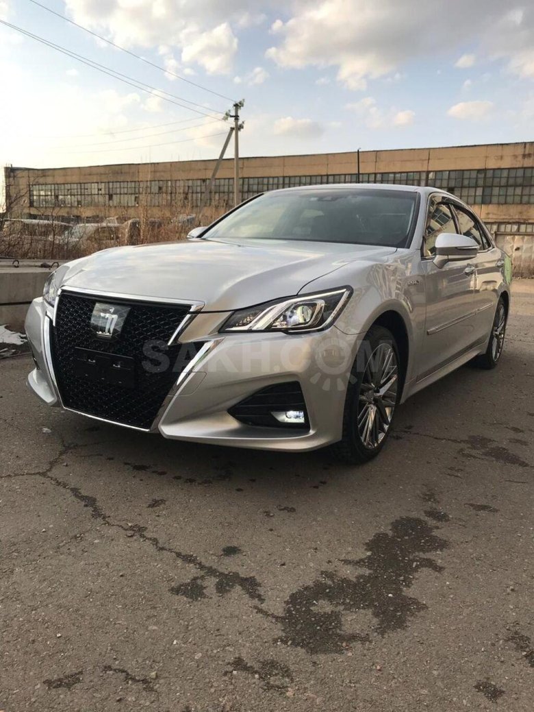 Toyota crown 2018