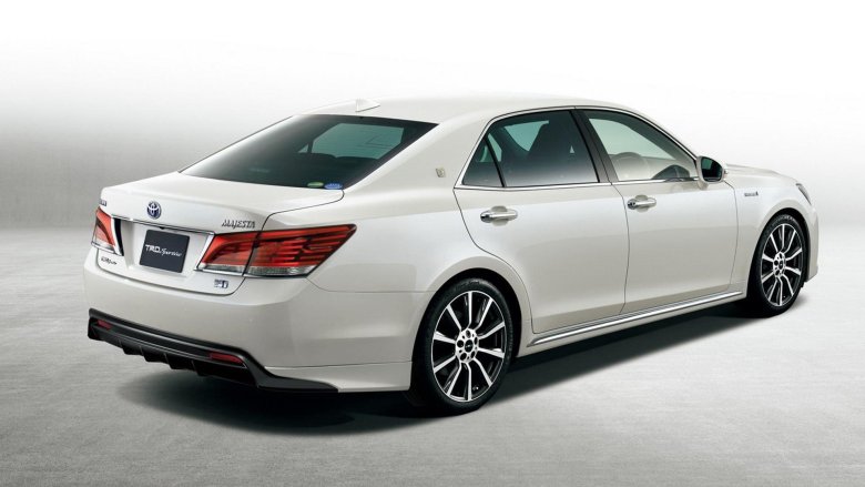 Toyota crown 2016