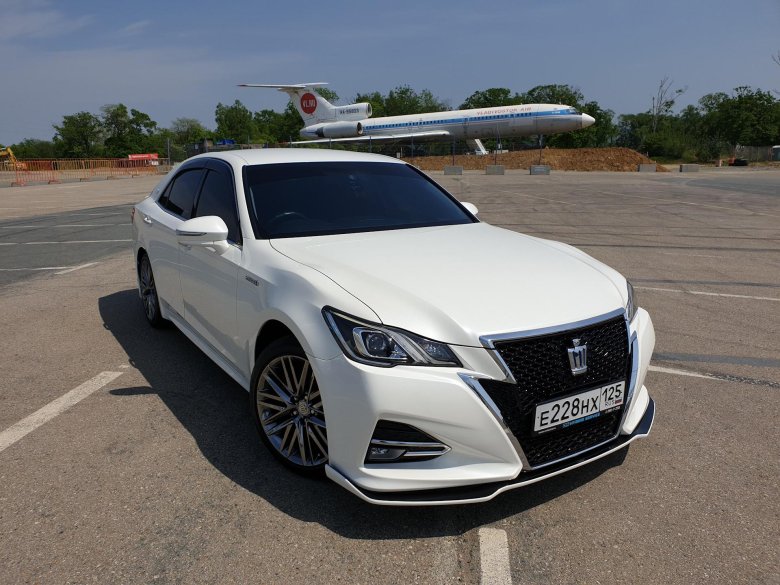 Тойота кроун атлет