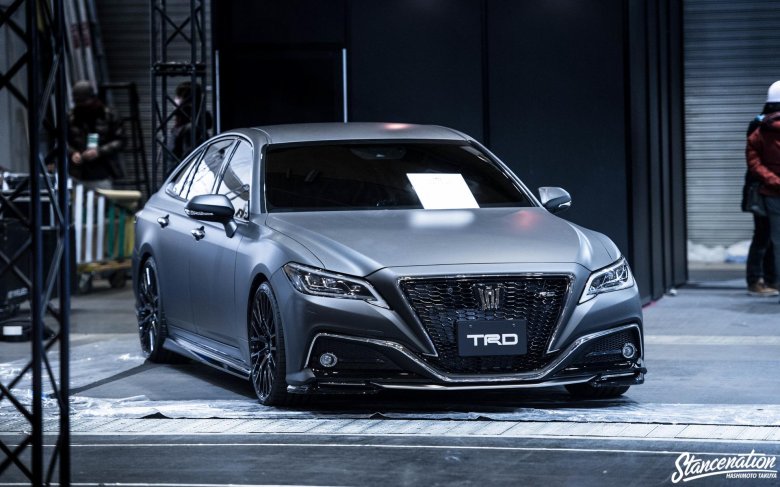 Тойота краун 2020