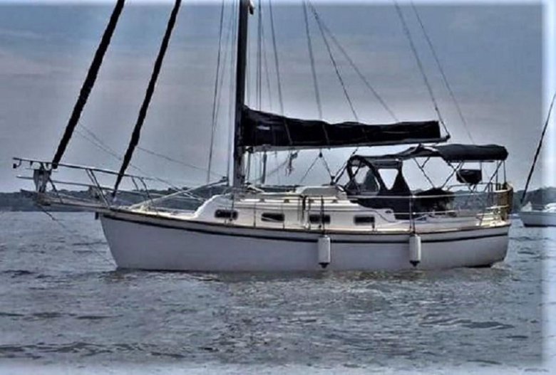 Парусная лодка