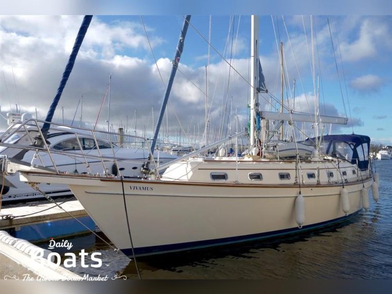 Парусная яхта hallberg-rassy 48