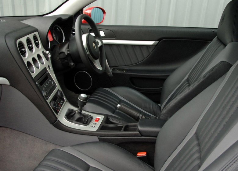 Альфа ромео брера салон