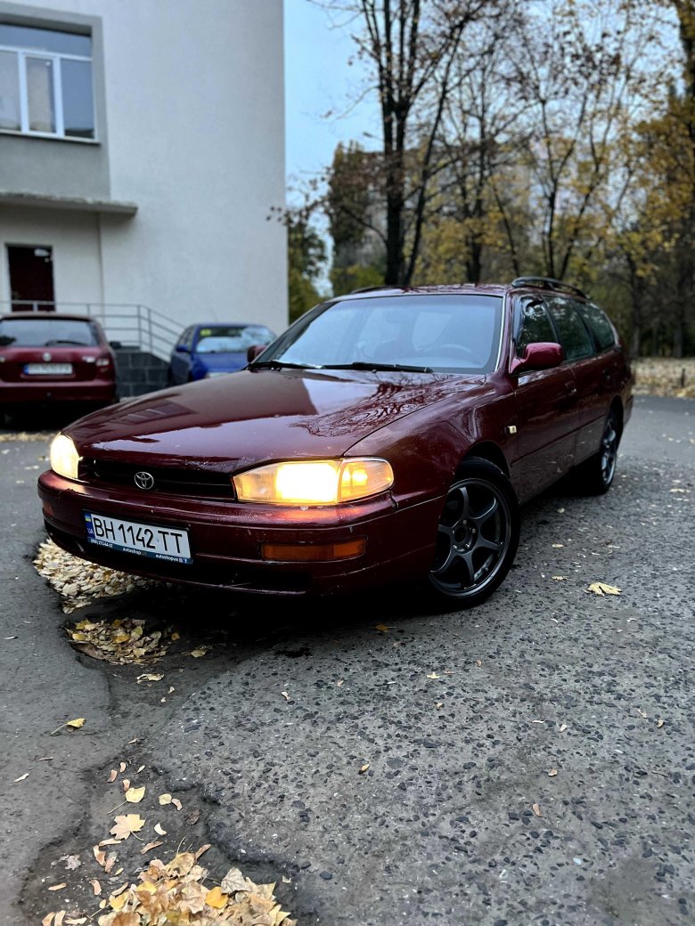 Toyota camry универсал 1995